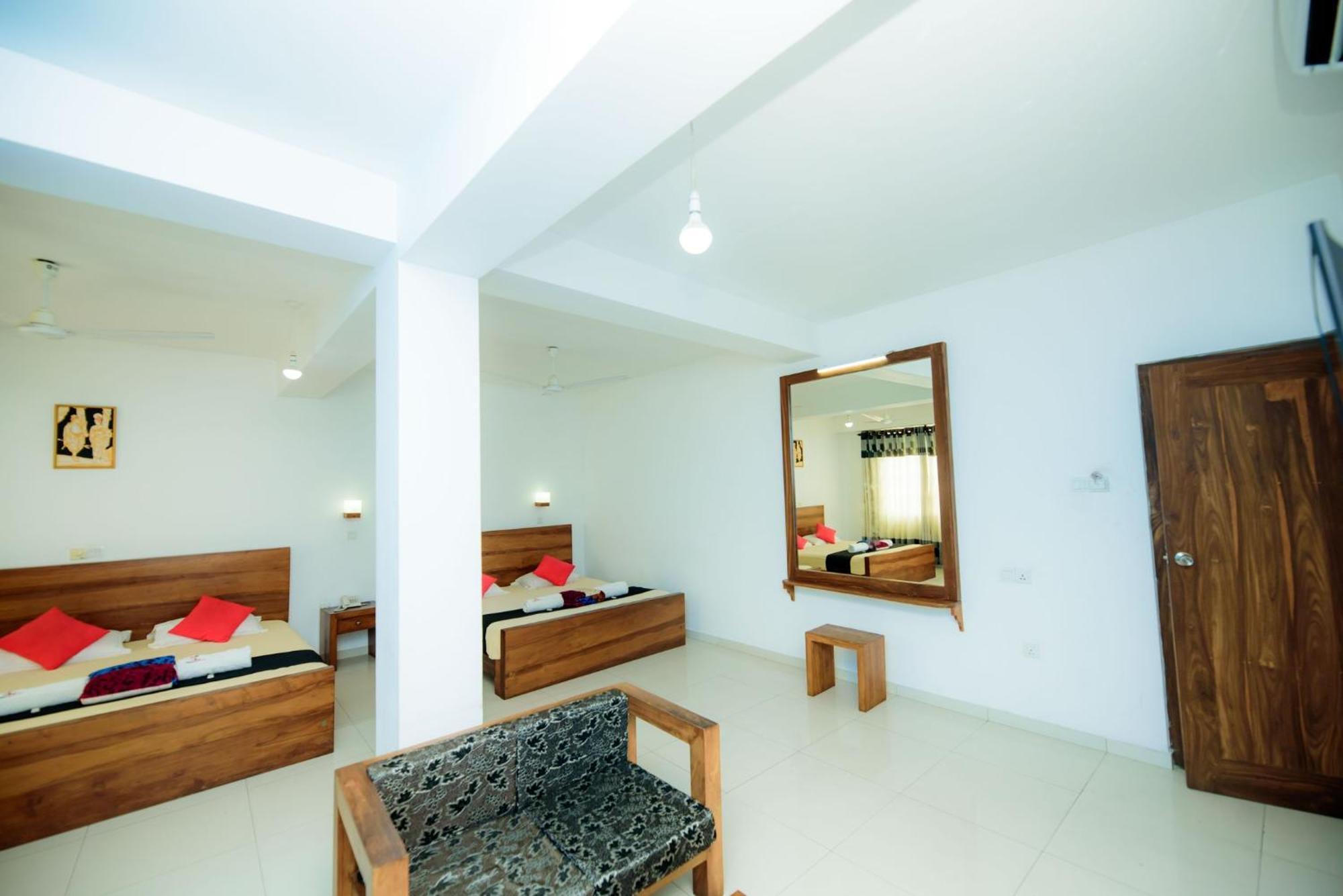 Hotel Sea Line Galle Bagian luar foto