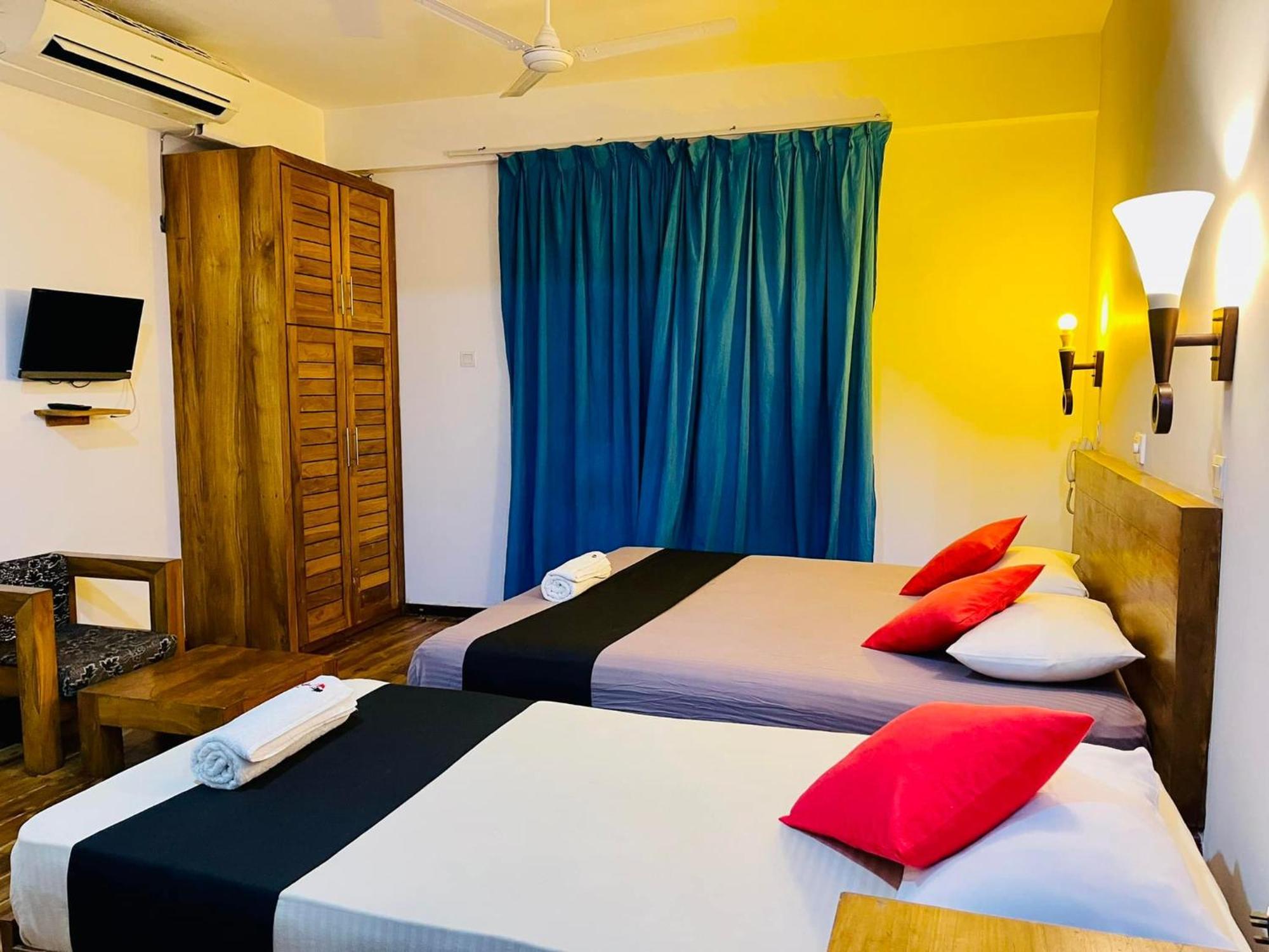 Hotel Sea Line Galle Bagian luar foto